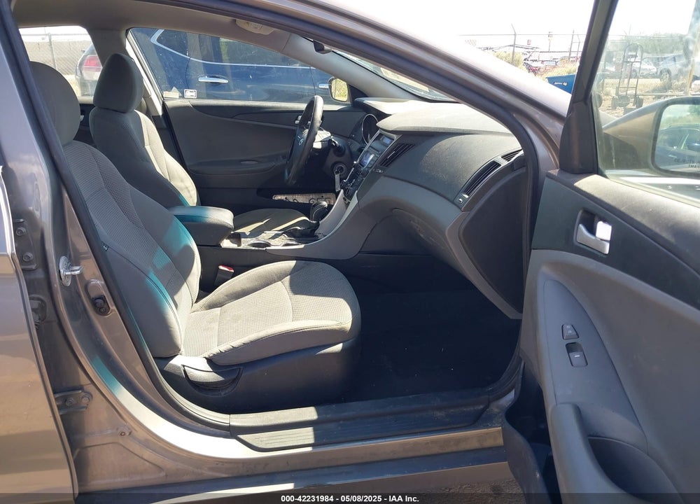 2013 HYUNDAI SONATA VIN: 5NPEB4AC7DH587645