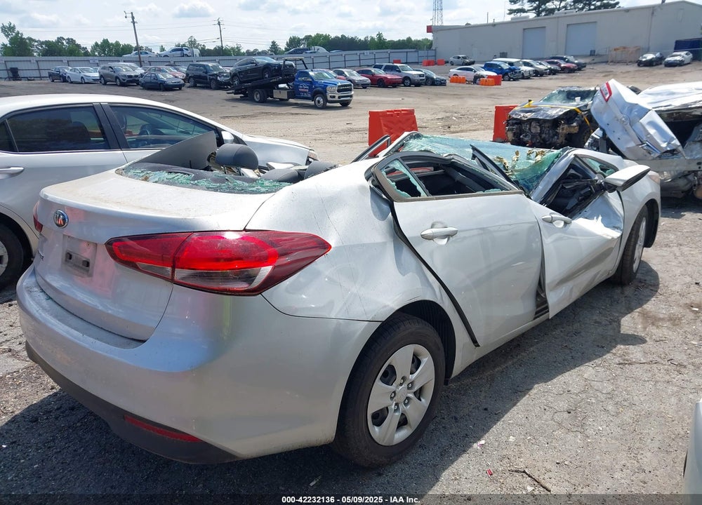 2018 KIA FORTE VIN: 3KPFL4A79JE166059