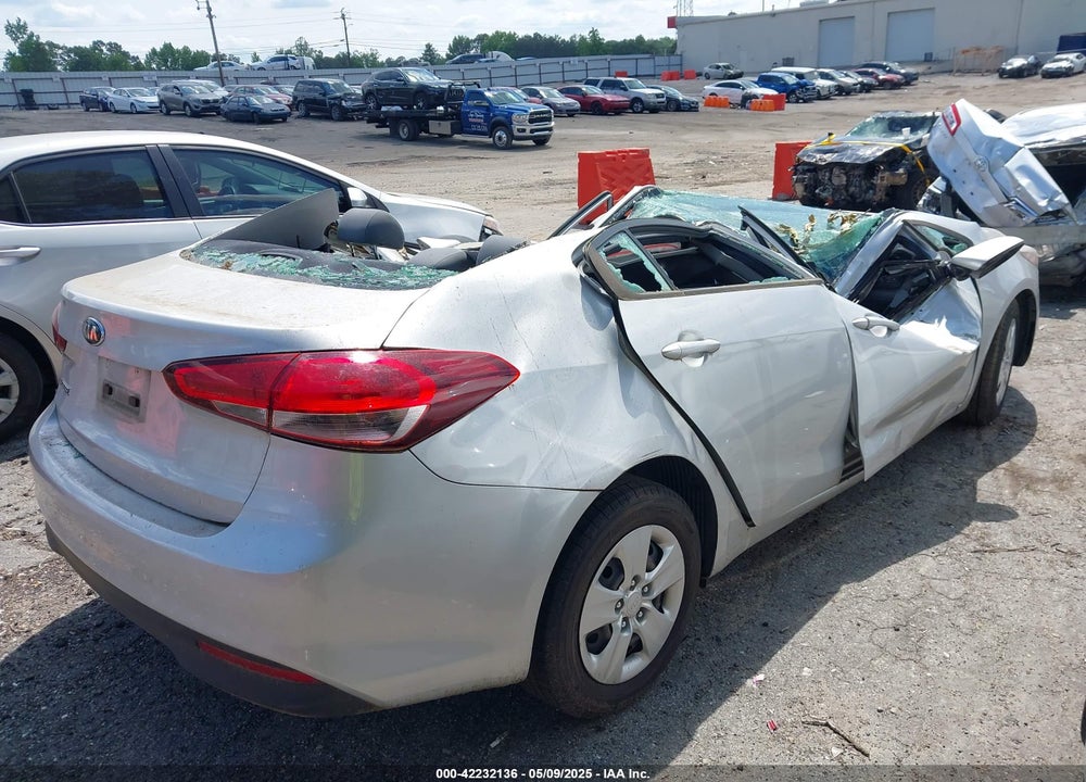 2018 KIA FORTE VIN: 3KPFL4A79JE166059