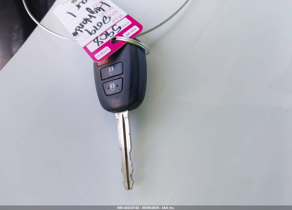 2019 TOYOTA HIGHLANDER VIN: 5TDZZRFH3KS364055