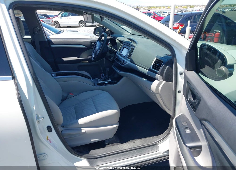 2019 TOYOTA HIGHLANDER VIN: 5TDZZRFH3KS364055