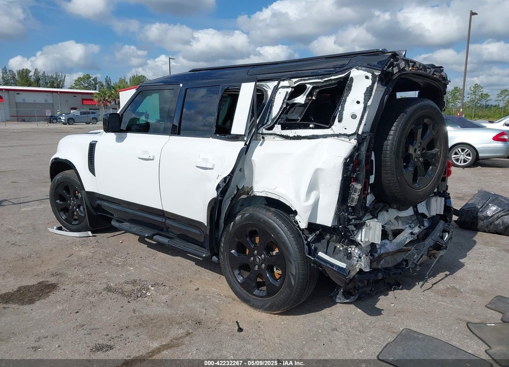 2022 LAND ROVER DEFENDER VIN: SALE37RU8N2099697