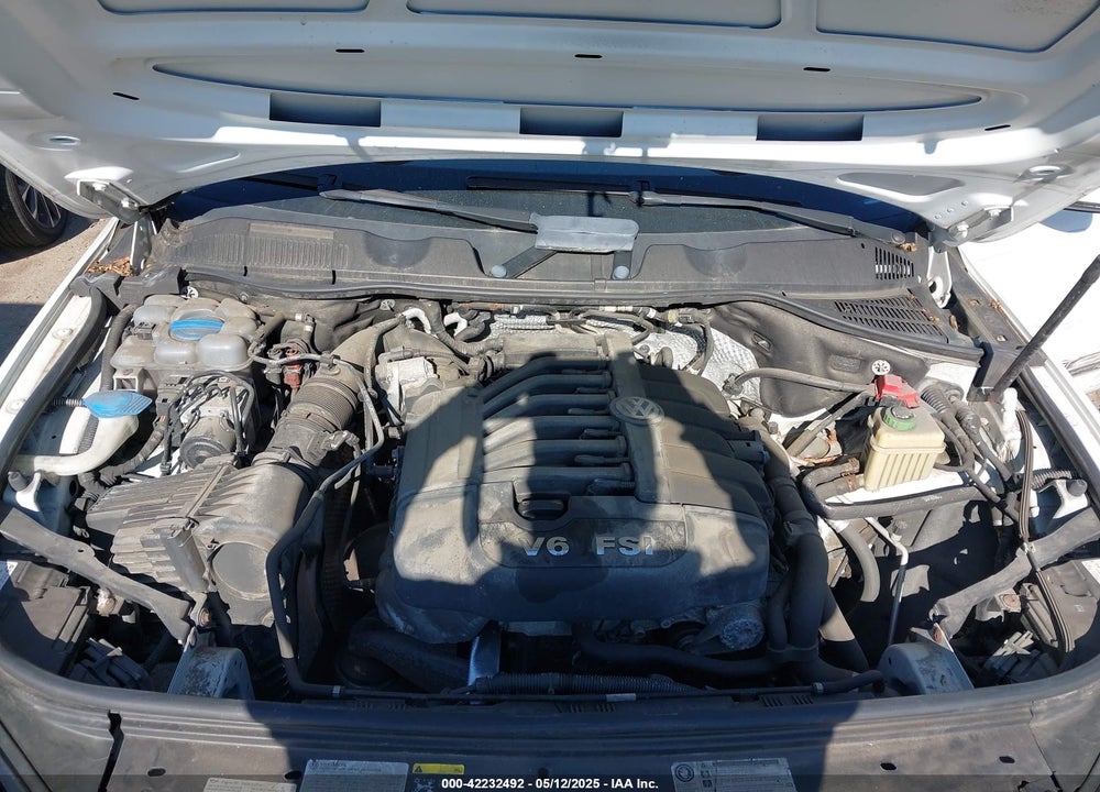 2015 VOLKSWAGEN TOUAREG VIN: WVGEF9BP2FD001506