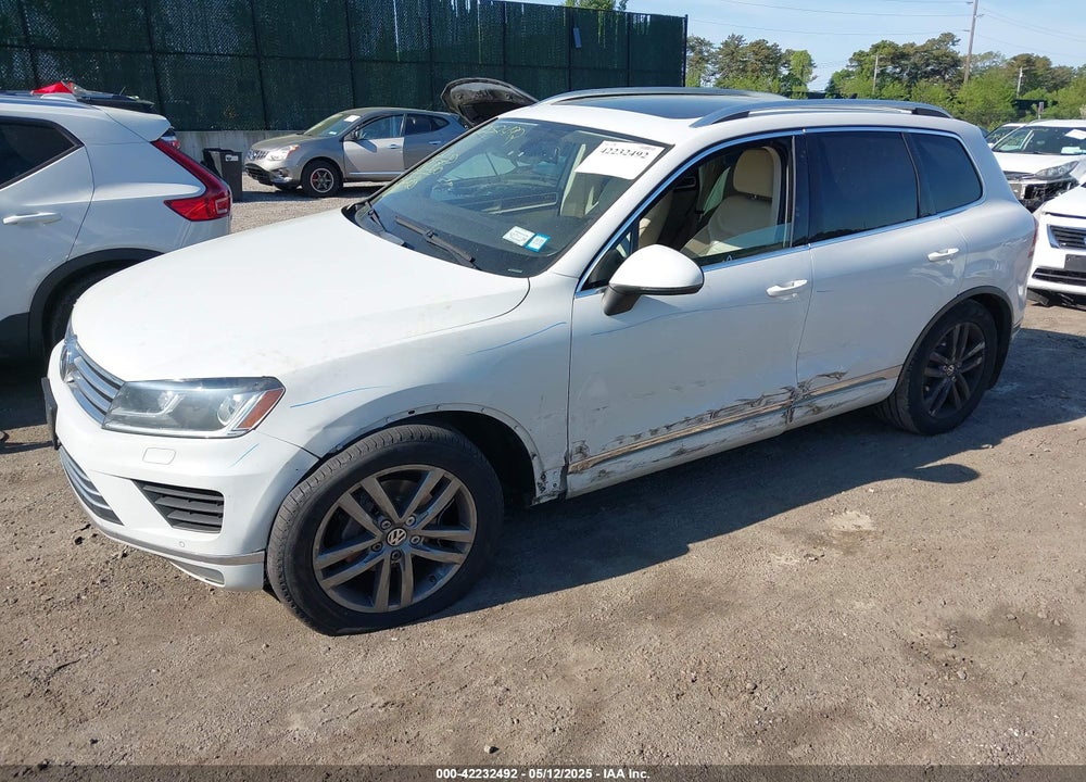 2015 VOLKSWAGEN TOUAREG VIN: WVGEF9BP2FD001506