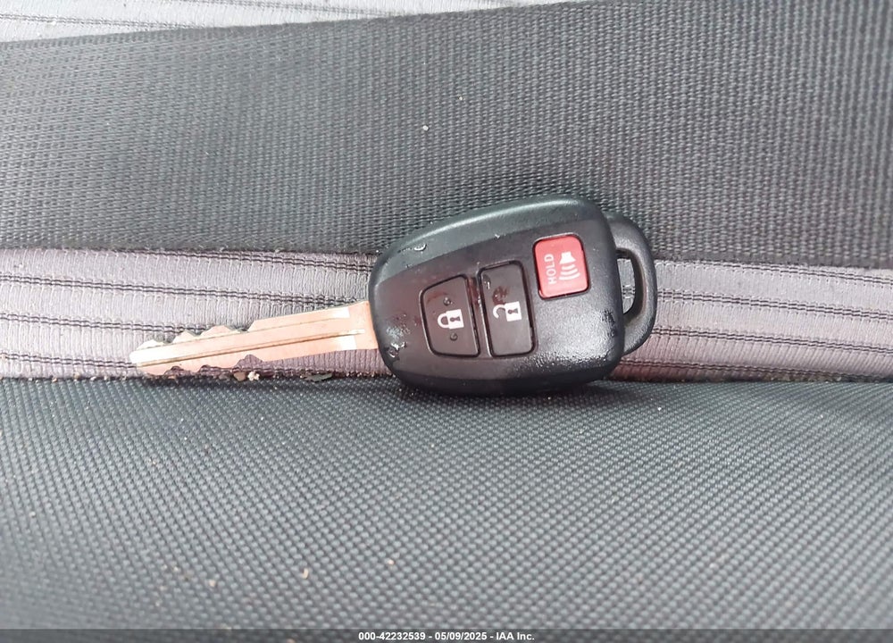 2015 TOYOTA RAV4 VIN: 2T3BFREV0FW234806
