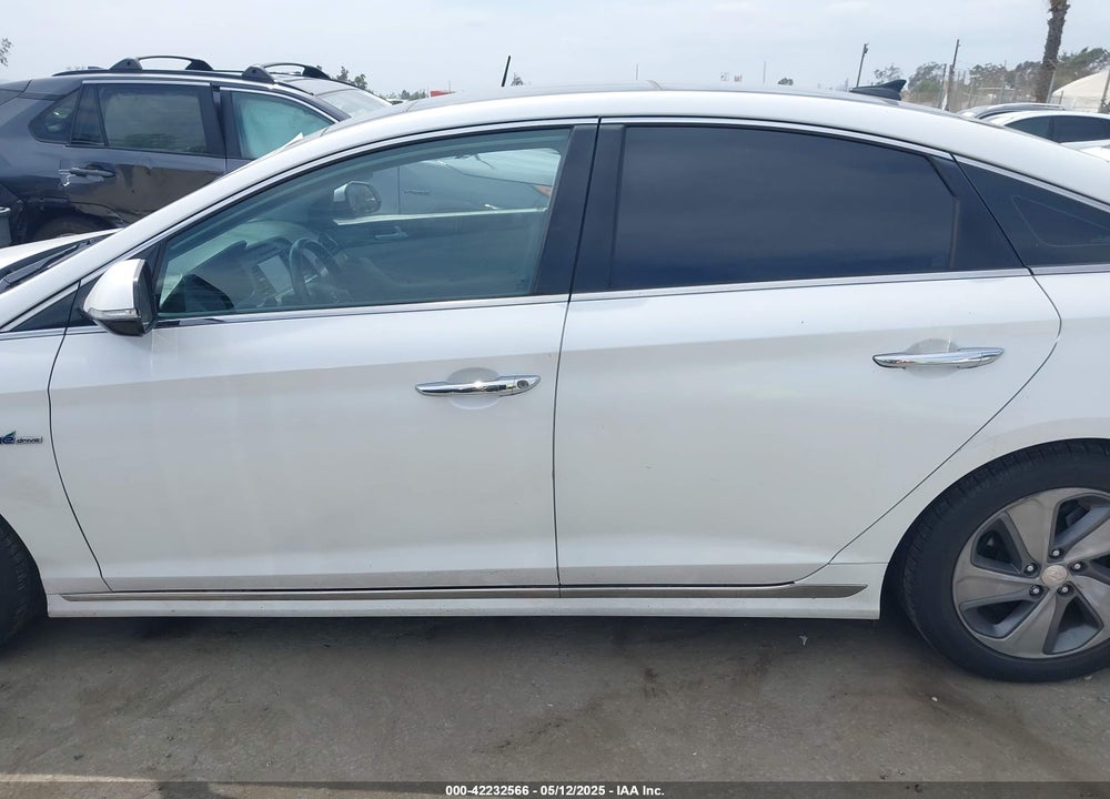 2016 HYUNDAI SONATA HYBRID VIN: KMHE34L15GA030667