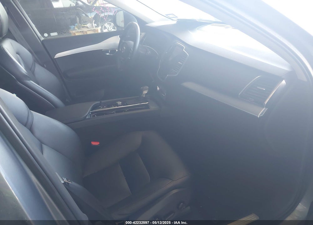 2018 VOLVO XC90 VIN: YV4102PK4J1357195