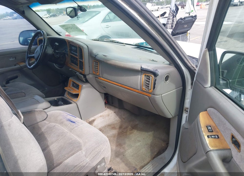 2000 CHEVROLET SILVERADO 1500 LS VIN: 2GCEC19V0Y1193722