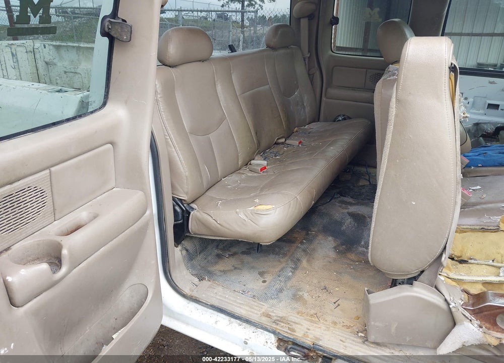 2004 CHEVROLET SILVERADO C2500 HEAVY DUTY VIN: 1GCHC29U44E322371