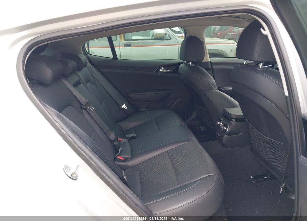 2018 KIA STINGER VIN: KNAE15LA2J6026048
