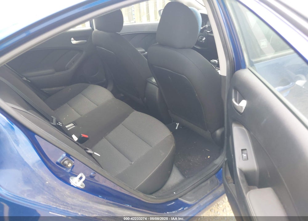 2017 KIA FORTE VIN: 3KPFK4A73HE161128