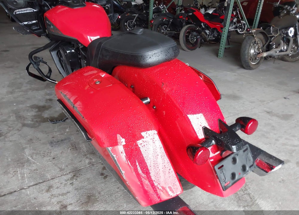 2022 INDIAN MOTORCYCLE CO. CHALLENGER DARK HORSE VIN: 56KLCCRR3N3410668