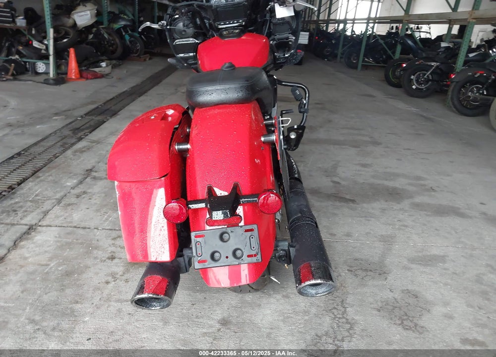 2022 INDIAN MOTORCYCLE CO. CHALLENGER DARK HORSE VIN: 56KLCCRR3N3410668