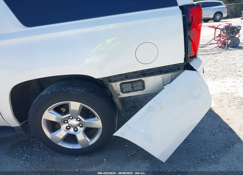 2017 CHEVROLET SUBURBAN LT VIN: 1GNSCHKC0HR252447
