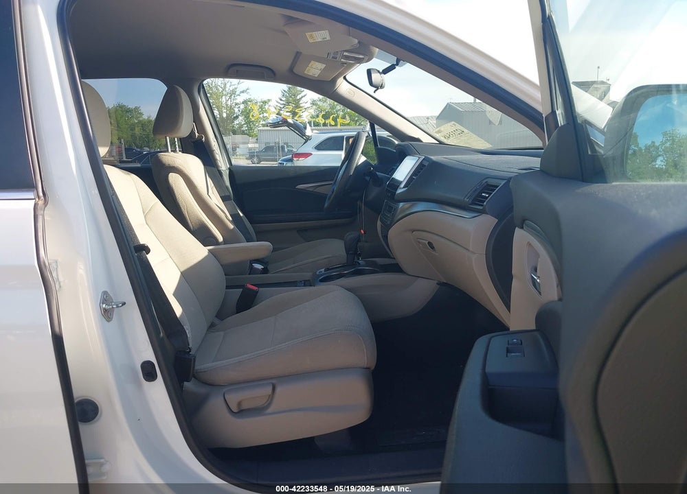 2017 HONDA PILOT VIN: 5FNYF6H3XHB051344