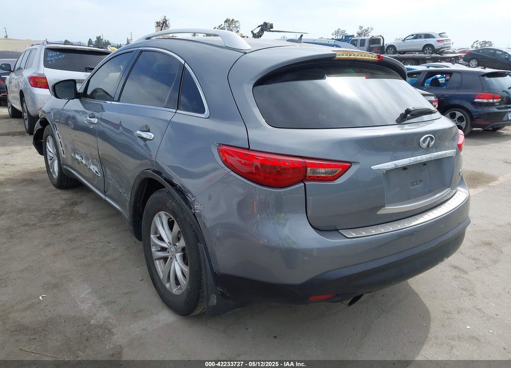 2014 INFINITI QX70 VIN: JN8CS1MU8EM450428