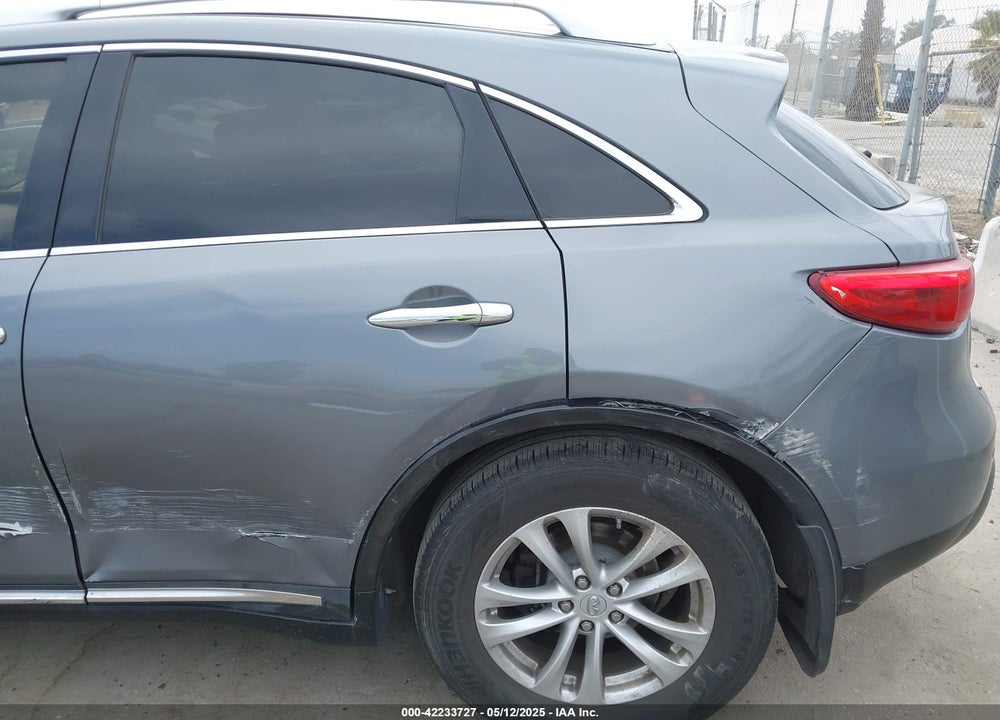 2014 INFINITI QX70 VIN: JN8CS1MU8EM450428