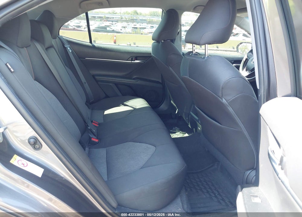 2018 TOYOTA CAMRY LE VIN: 4T1B11HK6JU670529