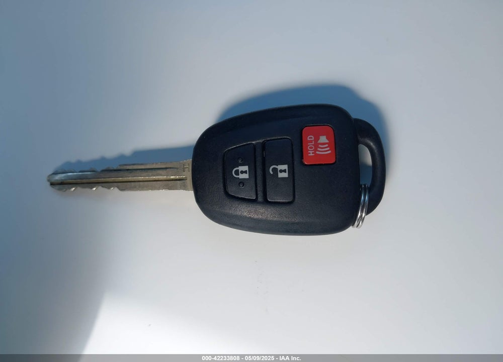 2017 TOYOTA RAV4 VIN: JTMZFREV3HJ712555