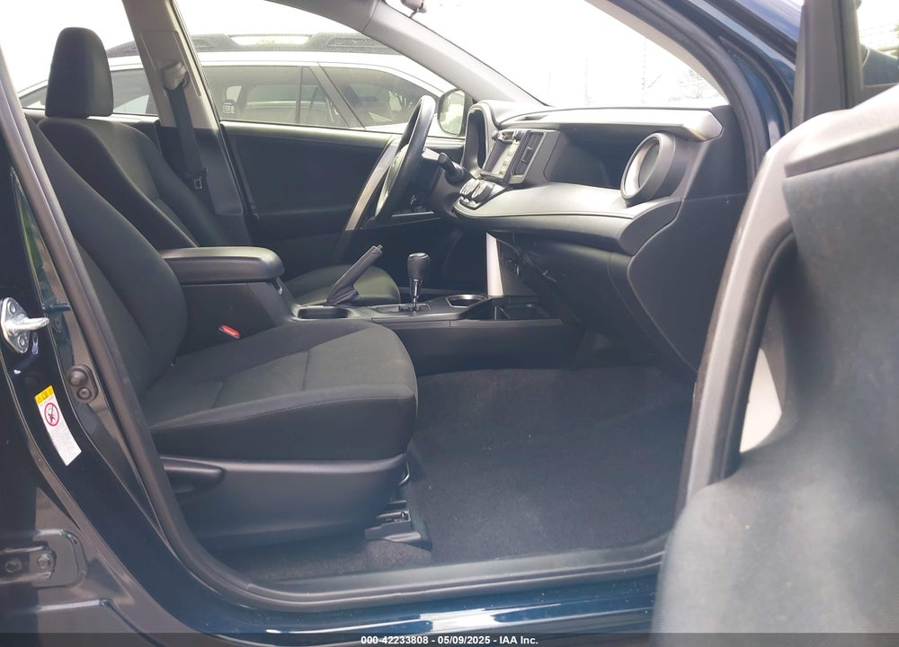 2017 TOYOTA RAV4 VIN: JTMZFREV3HJ712555