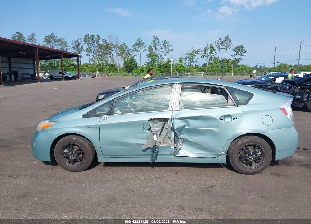 2014 TOYOTA PRIUS VIN: JTDKN3DUXE1852835