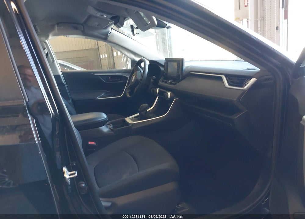 2019 TOYOTA RAV4 LE VIN: 2T3F1RFV0KW056873