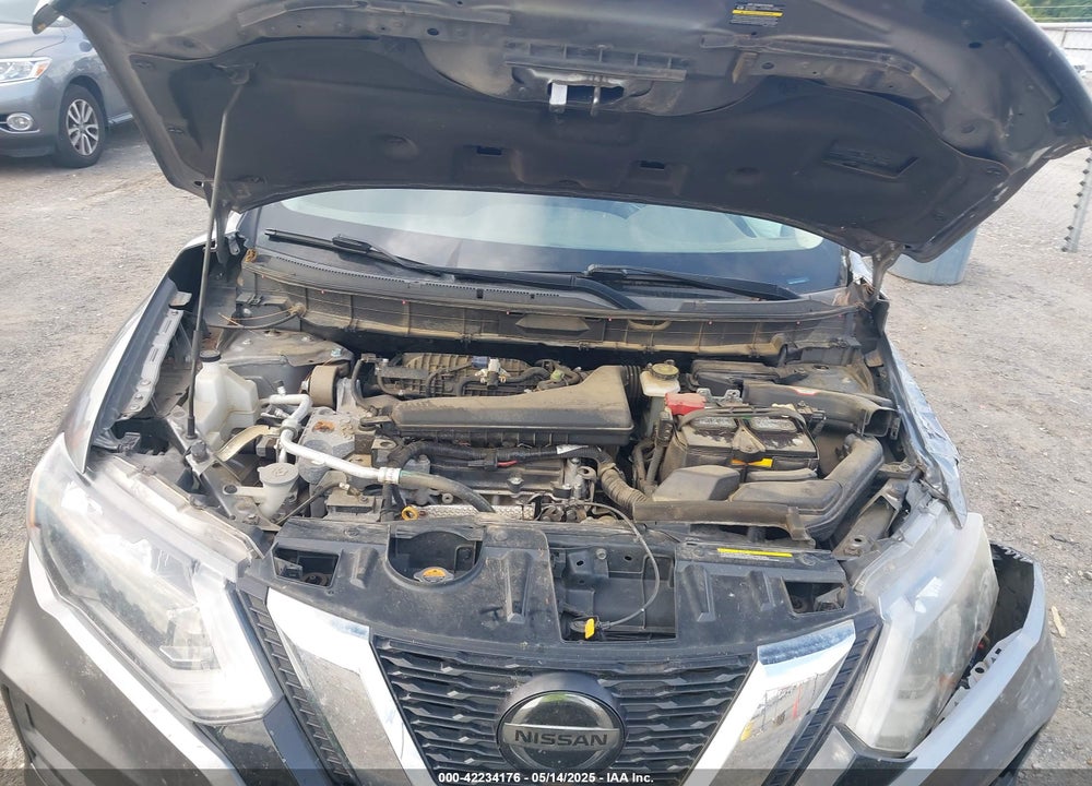 2018 NISSAN ROGUE SV VIN: KNMAT2MT5JP551285