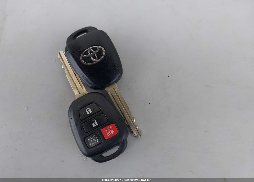 2016 TOYOTA RAV4 VIN: 2T3RFREV4GW494108