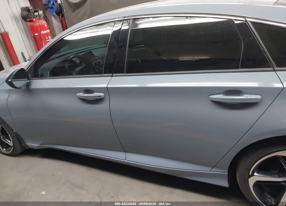 2022 HONDA ACCORD VIN: 1HGCV1F34NA122093