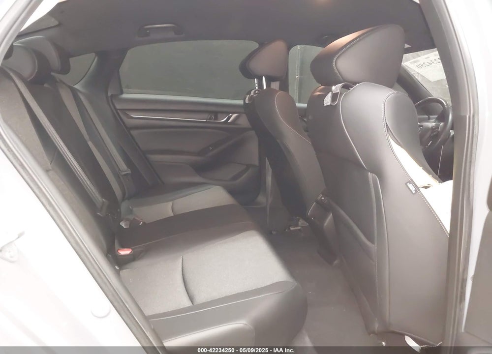 2022 HONDA ACCORD VIN: 1HGCV1F34NA122093