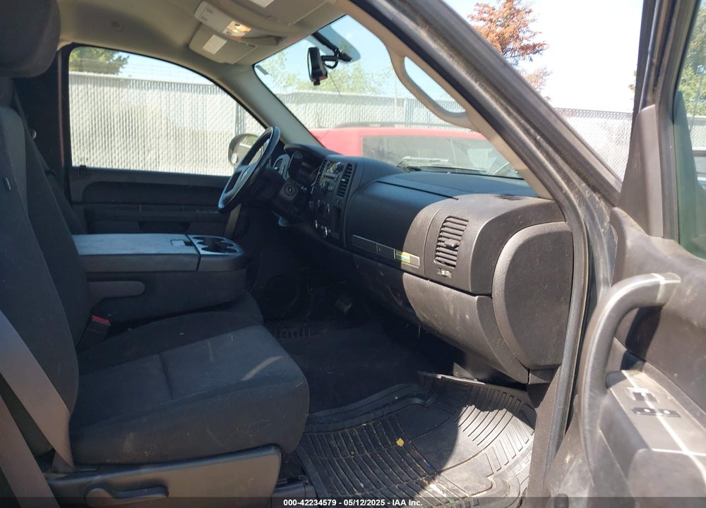2011 CHEVROLET SILVERADO 1500 VIN: 1GCRKSE36BZ215784