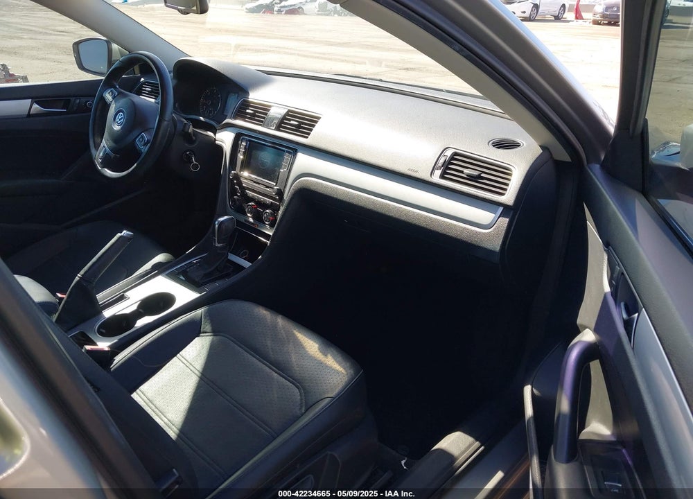 2013 VOLKSWAGEN PASSAT VIN: 1VWBN7A38DC134297