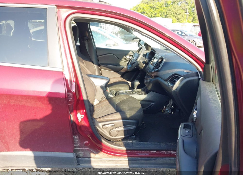 2019 JEEP CHEROKEE VIN: 1C4PJLCB9KD325901