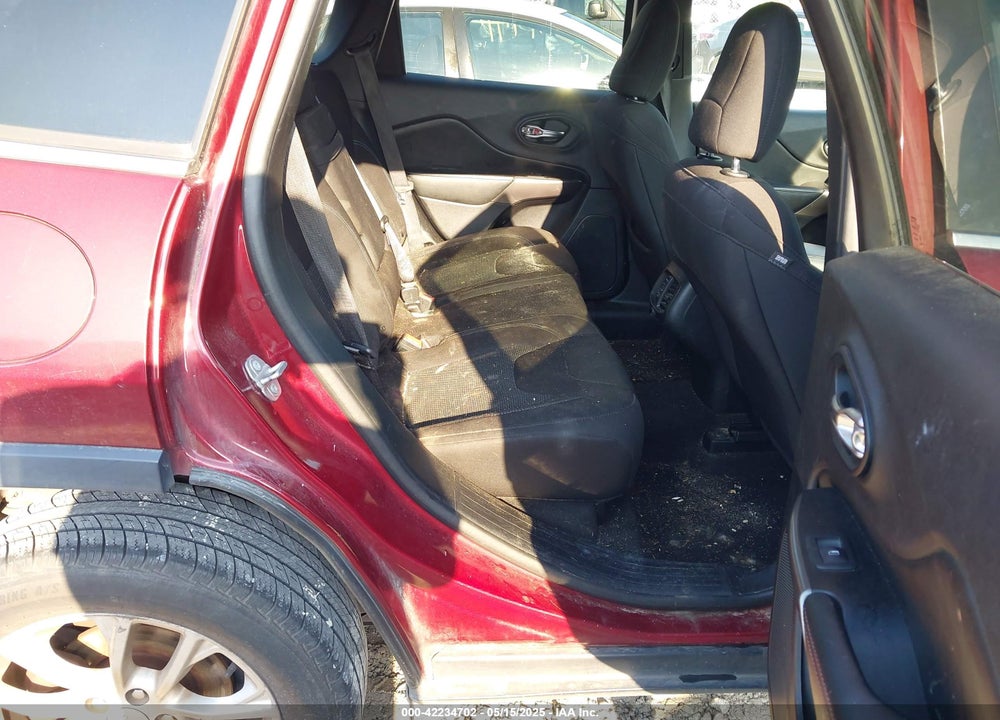 2019 JEEP CHEROKEE VIN: 1C4PJLCB9KD325901