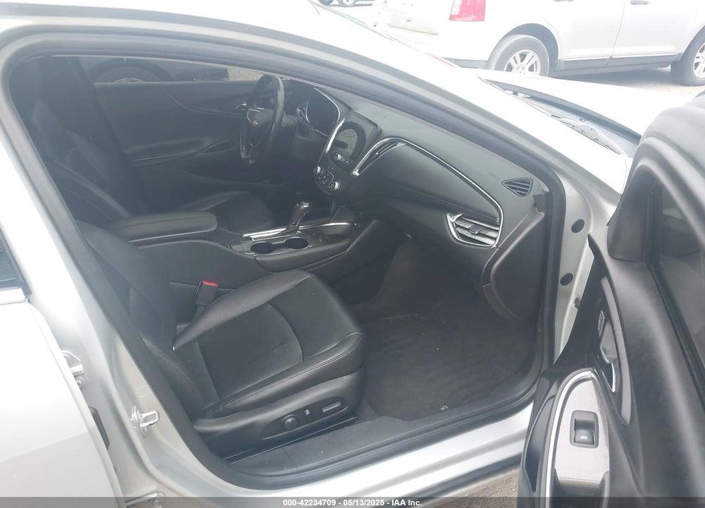 2018 CHEVROLET MALIBU LT VIN: 1G1ZD5ST2JF218688