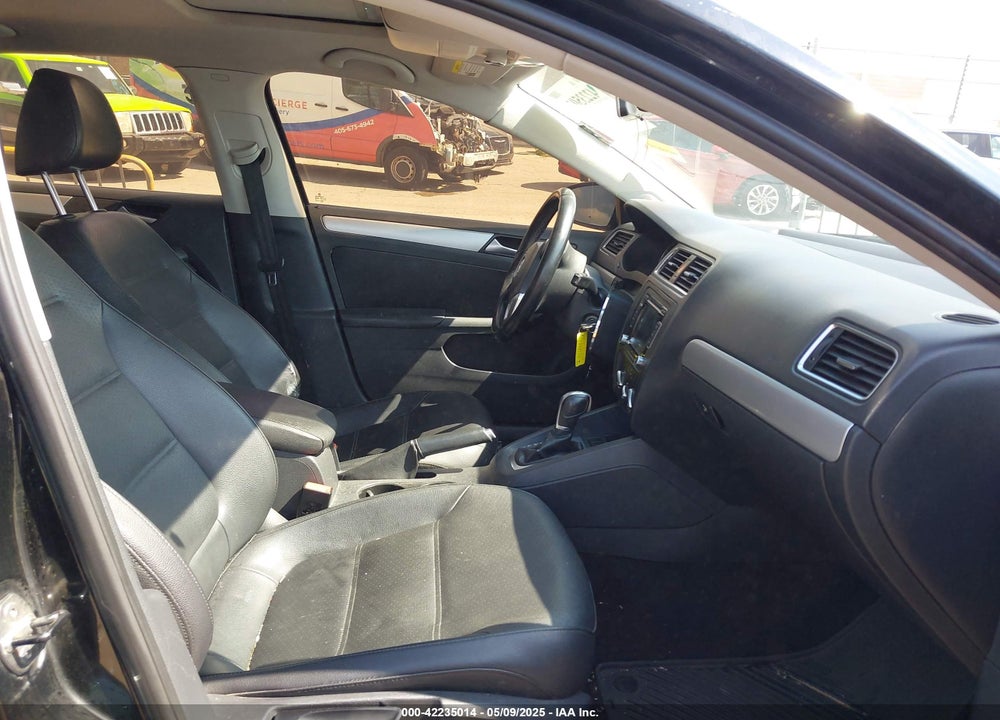 2013 VOLKSWAGEN JETTA 2.5L SE VIN: 3VWDP7AJ3DM438668