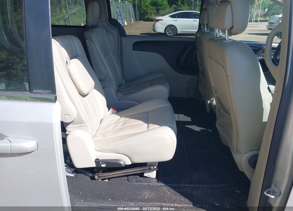 2012 CHRYSLER TOWN & COUNTRY VIN: 2C4RC1BG7CR386747
