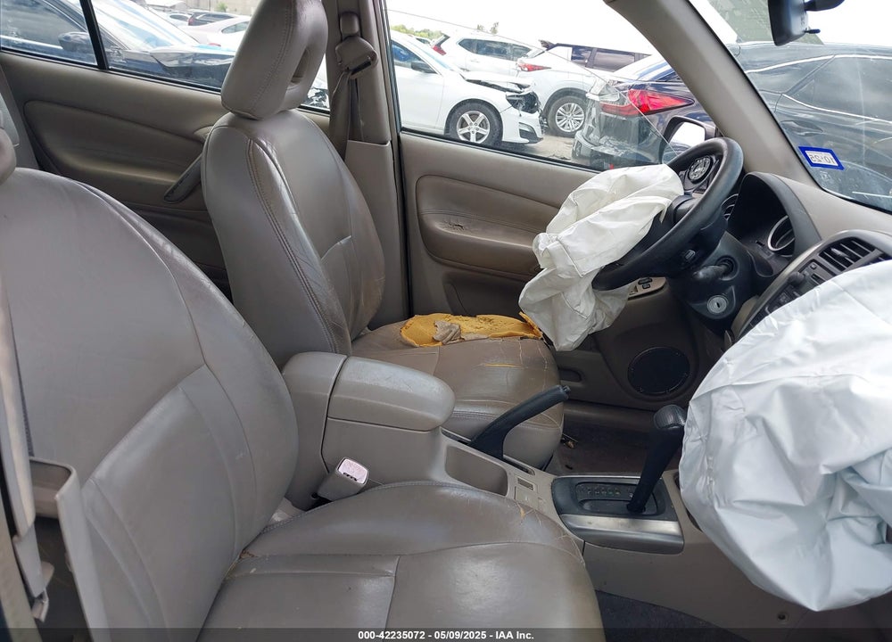 2004 TOYOTA RAV4 VIN: JTEGD20V340043209