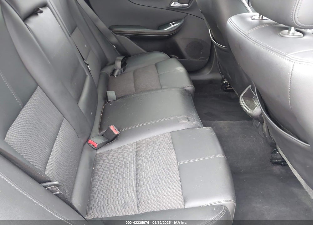 2017 CHEVROLET IMPALA VIN: 1G1105SA6HU140171