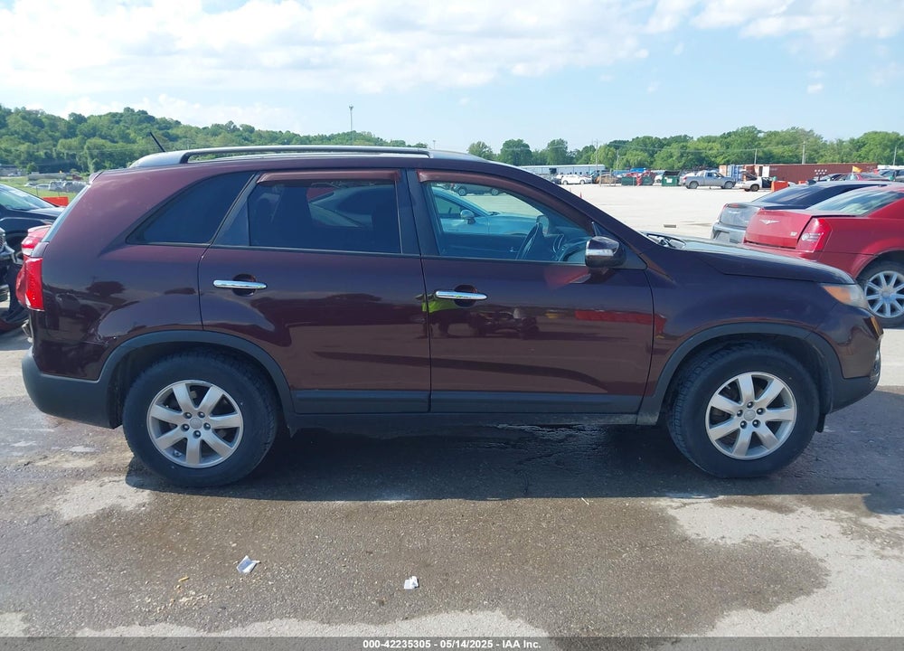 2013 KIA SORENTO LX V6 VIN: 5XYKT4A2XDG331160