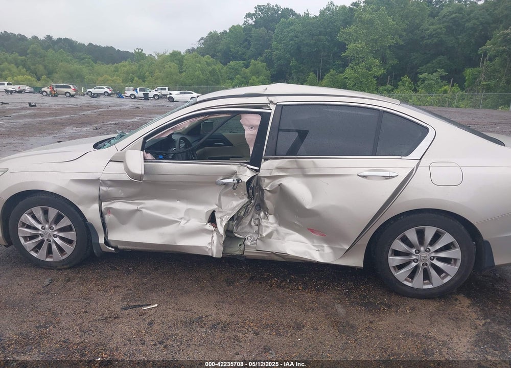 2015 HONDA ACCORD VIN: 1HGCR2F70FA097112