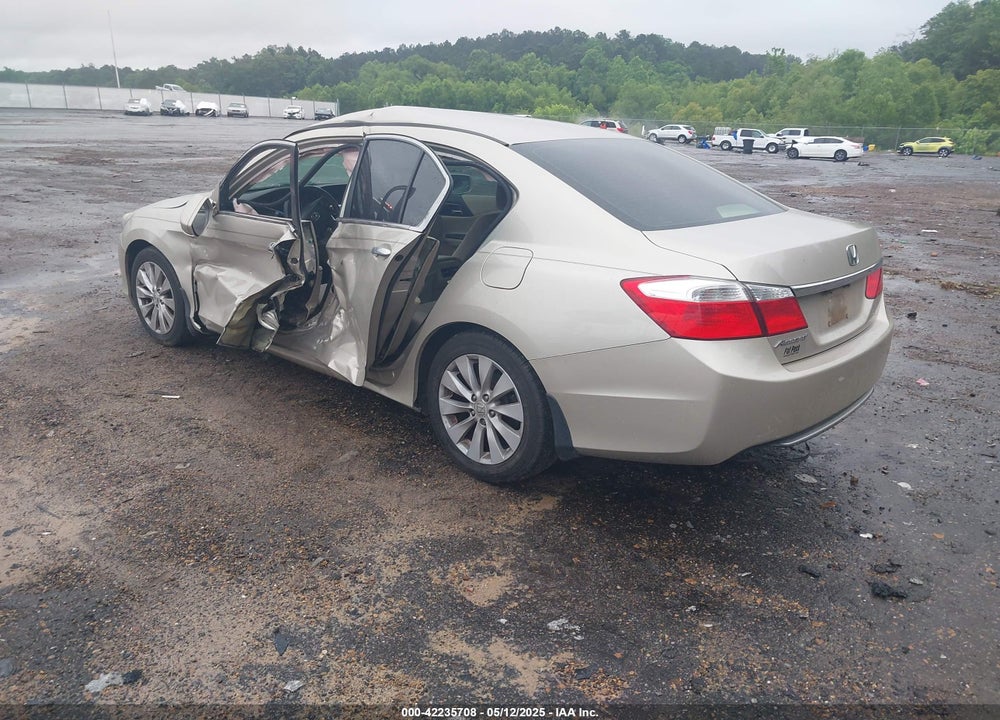 2015 HONDA ACCORD VIN: 1HGCR2F70FA097112
