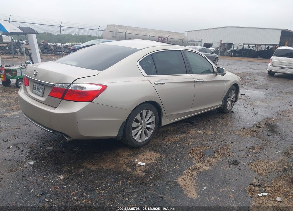 2015 HONDA ACCORD VIN: 1HGCR2F70FA097112