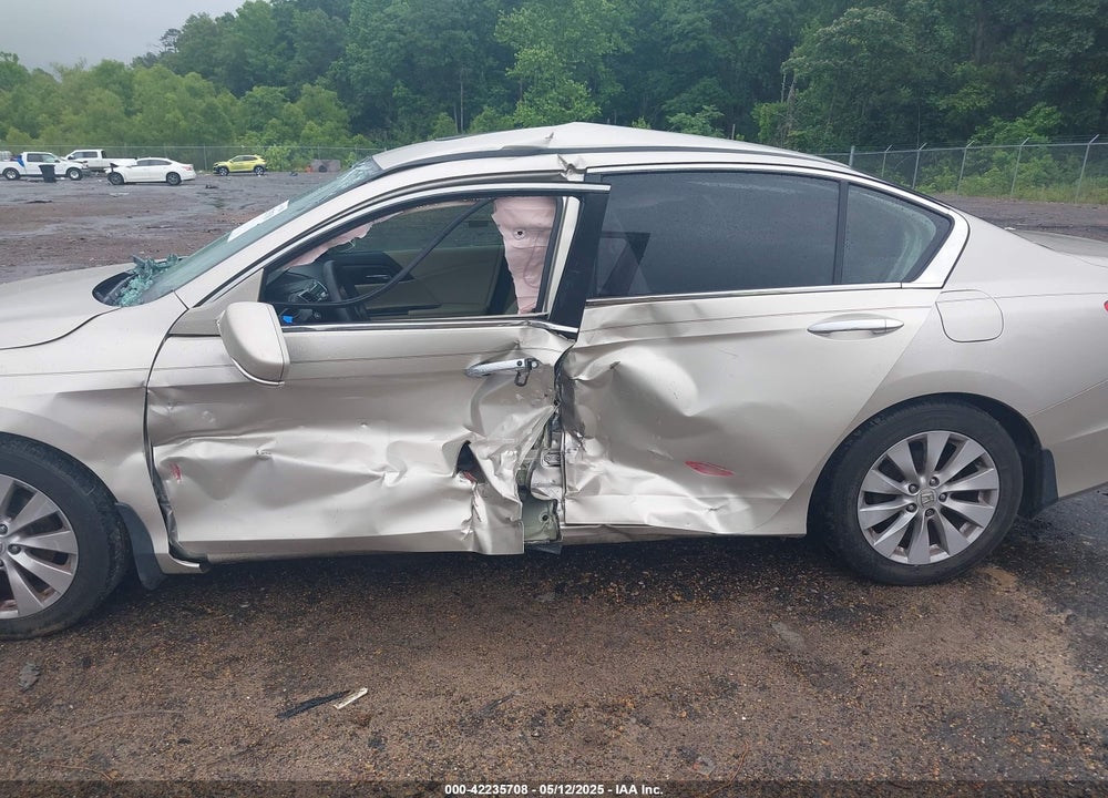 2015 HONDA ACCORD VIN: 1HGCR2F70FA097112
