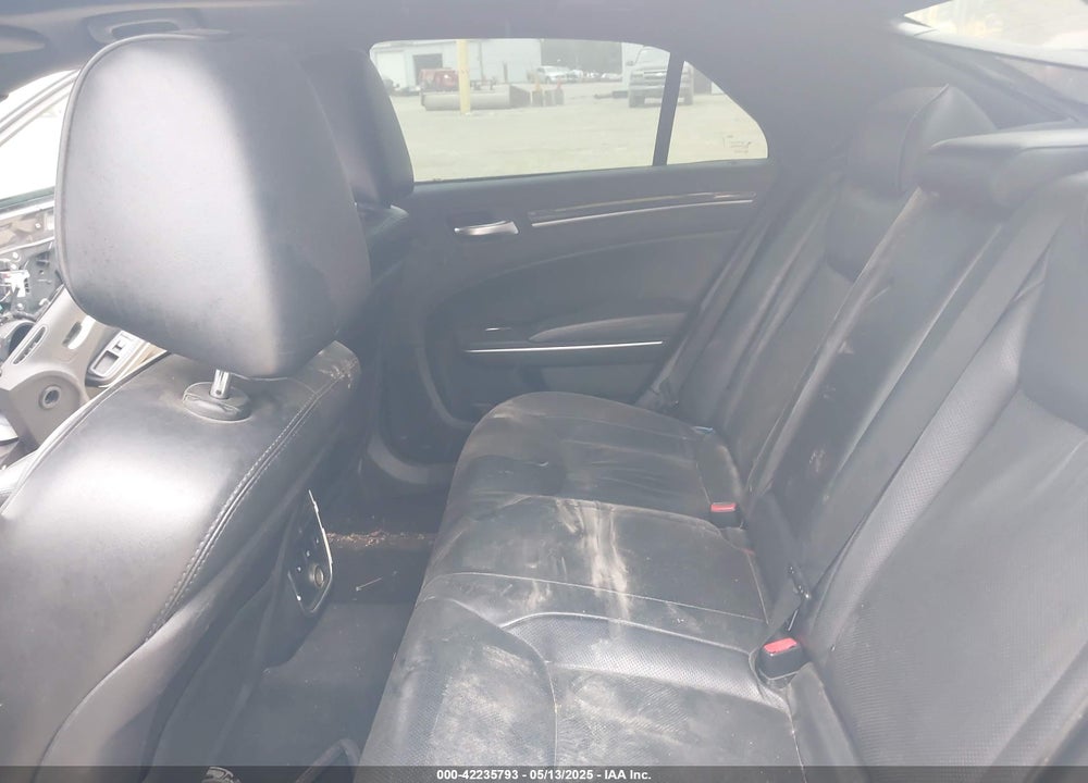 2011 CHRYSLER 300C VIN: 2C3CA6CT1BH581353