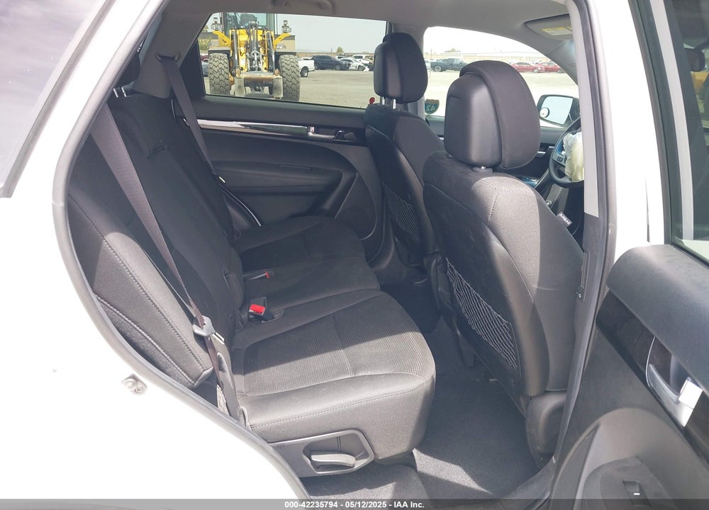 2015 KIA SORENTO VIN: 5XYKT3A60FG554372