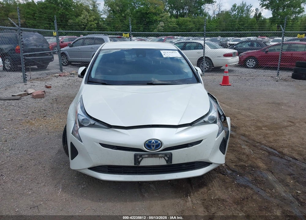 2018 TOYOTA PRIUS VIN: JTDKBRFU2J3591000