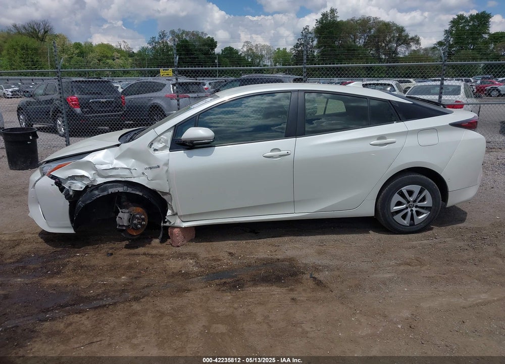 2018 TOYOTA PRIUS VIN: JTDKBRFU2J3591000