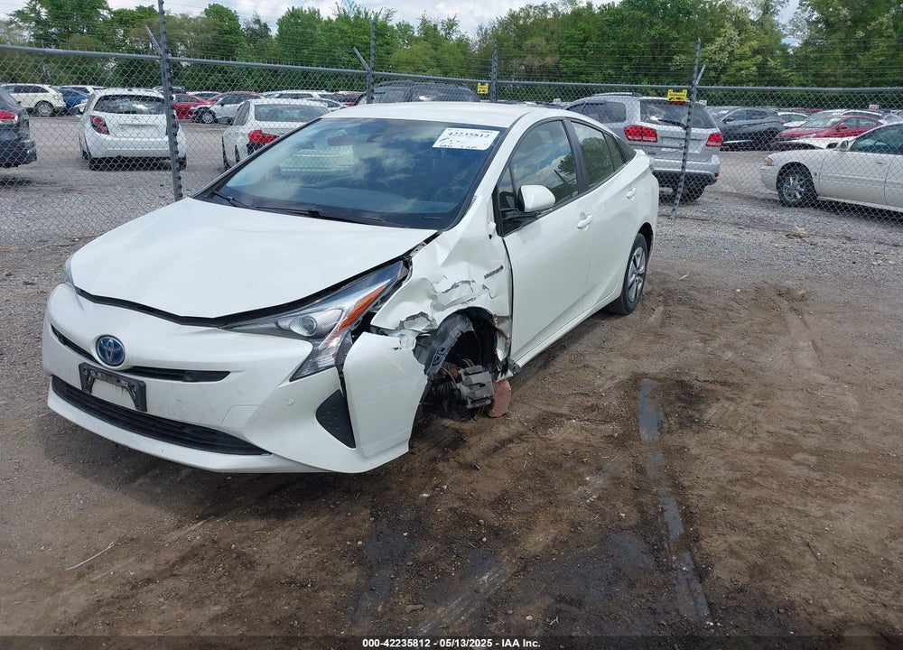 2018 TOYOTA PRIUS VIN: JTDKBRFU2J3591000