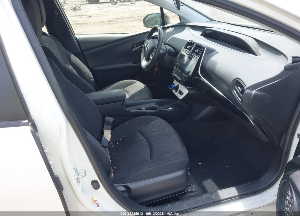 2018 TOYOTA PRIUS VIN: JTDKBRFU2J3591000